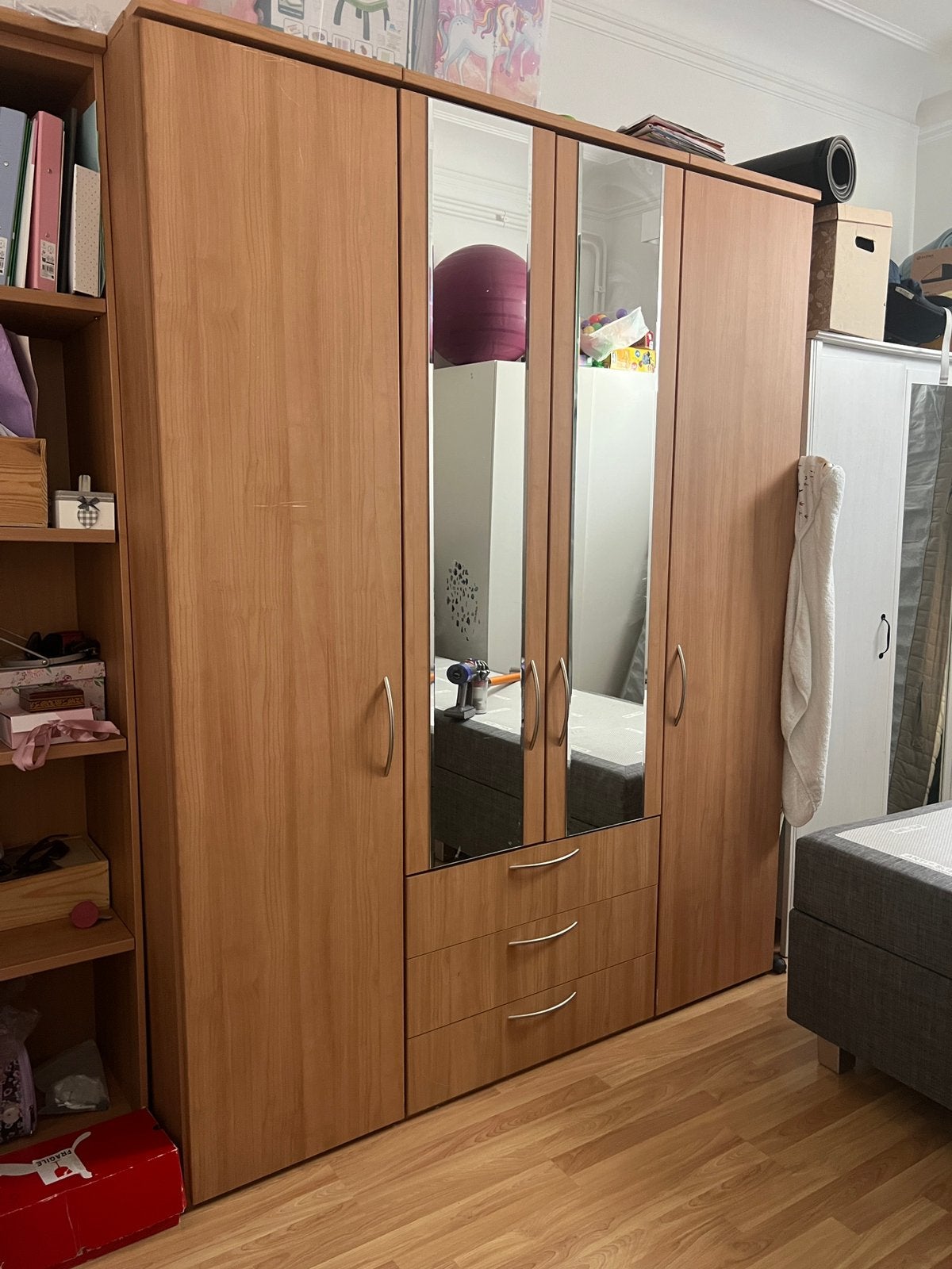 Large wardrobe with mirrors, drawers & matching shelving uni, Enlèvement, Comme neuf