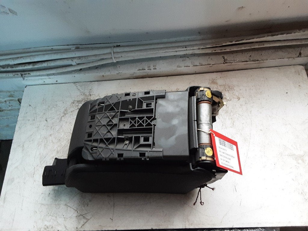 CONSOLE CENTRALE Volkswagen Golf V (1K1) (1K0864251), Volkswagen, Mevr. I. Hauben, Utilisé, Rue de l'Espoir 34 34
4030  GRIVEGNÉE, BE