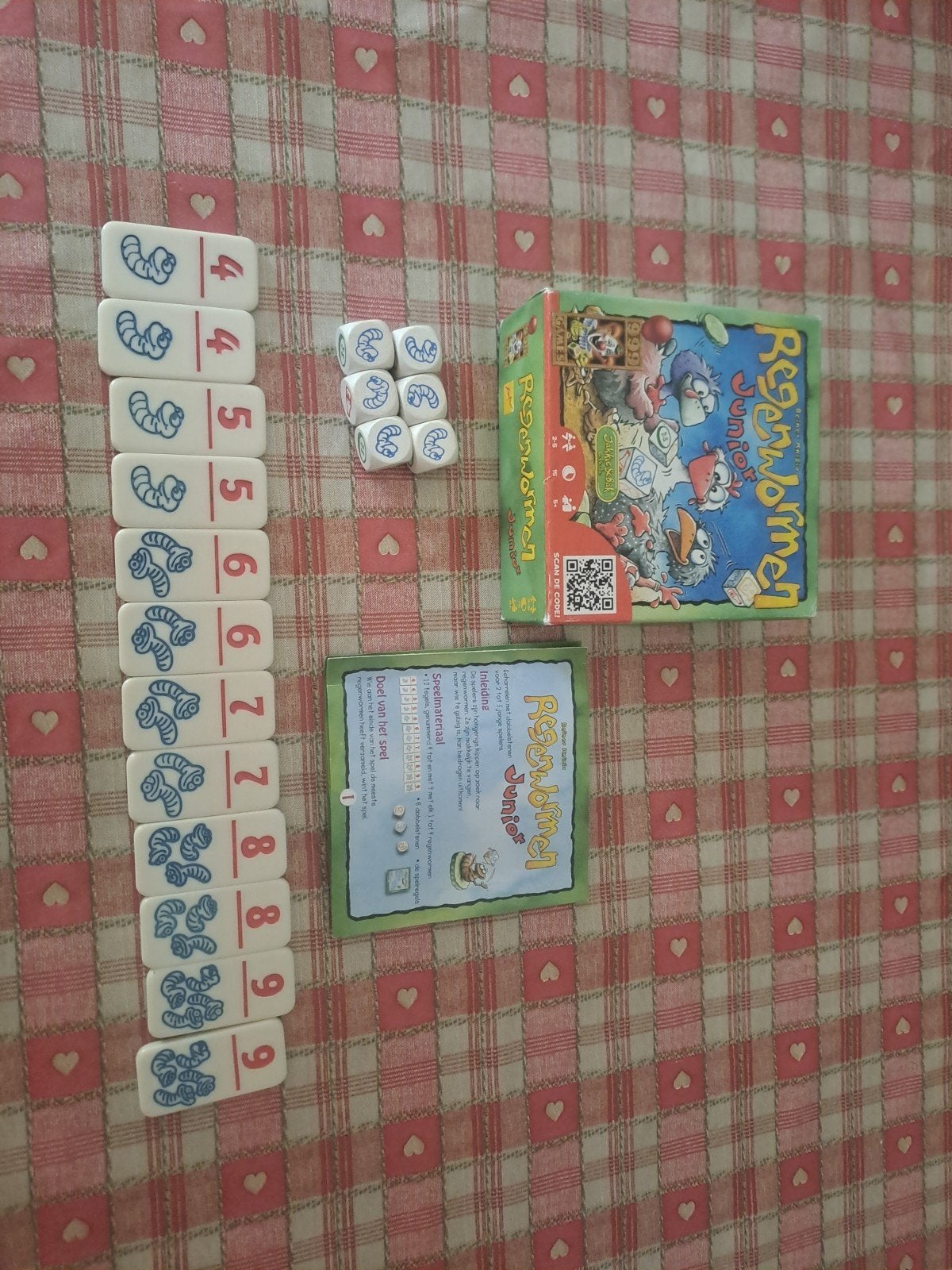 Earthworms Junior, Trois ou quatre joueurs, Enlèvement ou Envoi, Utilisé, 999 games
