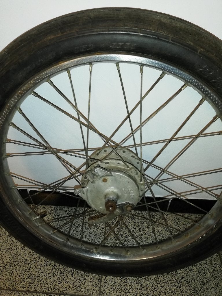 Gezocht voorwiel 17", Ophalen