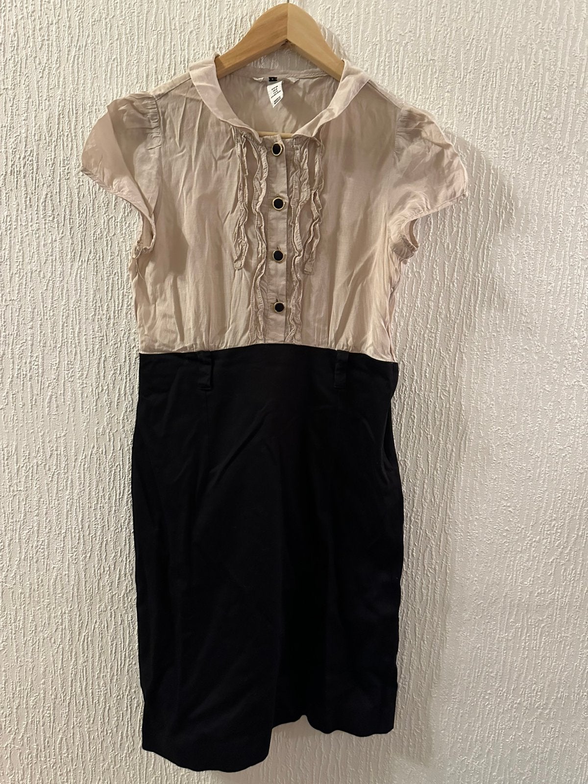 Elegante jurk in zwart en beige, Kleding | Dames, Jurken, Ophalen, Beige, Zo goed als nieuw, Knielengte