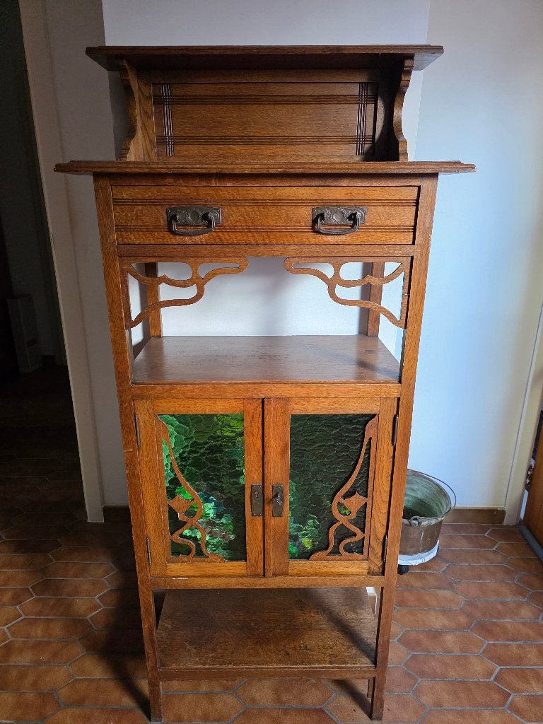 Meuble Art Nouveau chêne massif et vitraux verts, Enlèvement
