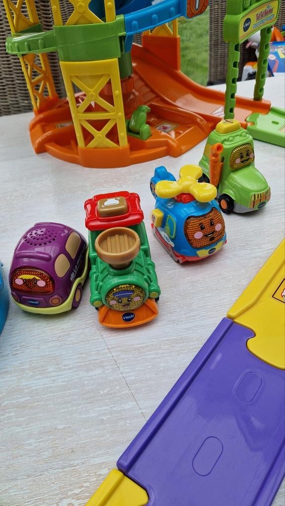 Circuit et garage Vtech et 4 voitures, Ophalen
