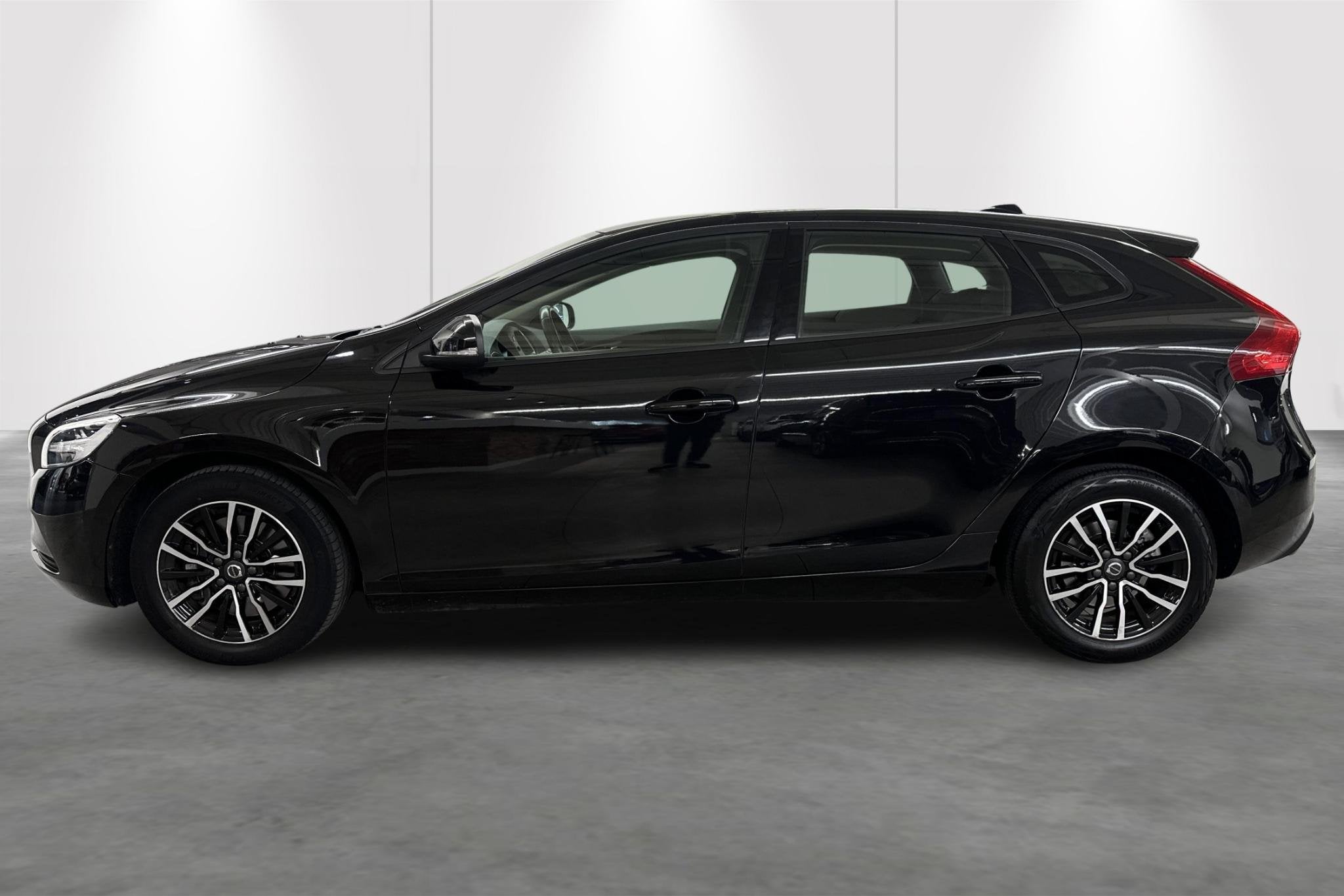 Volvo V40 D2 Geartronic Edition + AUTO + GPS + CRUISE, 118 g/km, Stof, Gebruikt, 4 cilinders