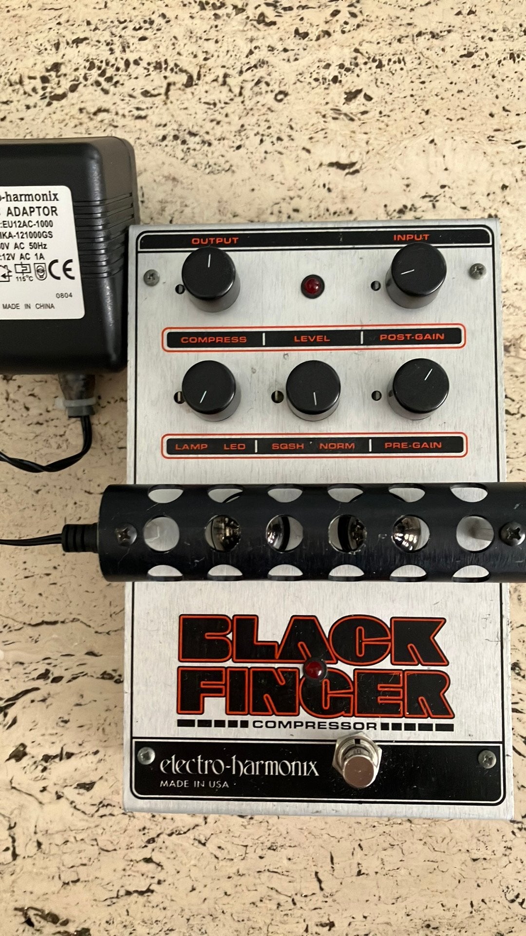 Electro-Harmonix zwarte vingerbuiscompressor, Muziek en Instrumenten, Ophalen of Verzenden, Gebruikt, Compressor