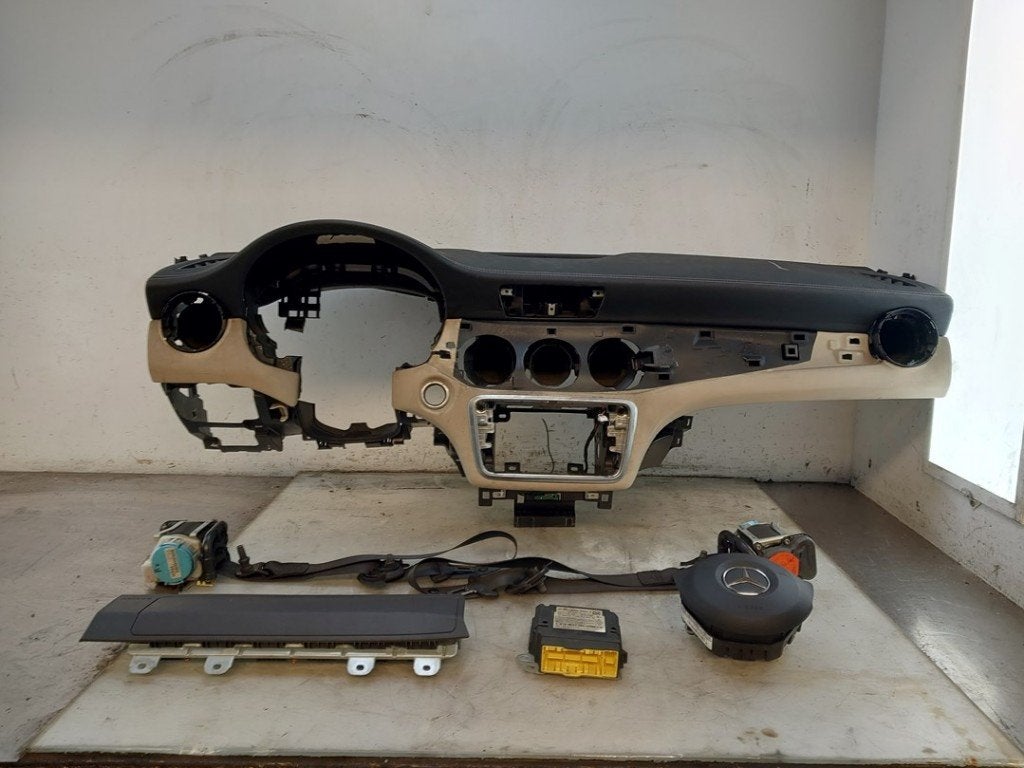 ENSEMBLE AIRBAG + TABLEAU DE BORD Mercedes-Benz CLA (117.3), Mercedes-Benz, Utilisé, Dialog.mb@mercedes-benz.com, Mercedes-Benz AG