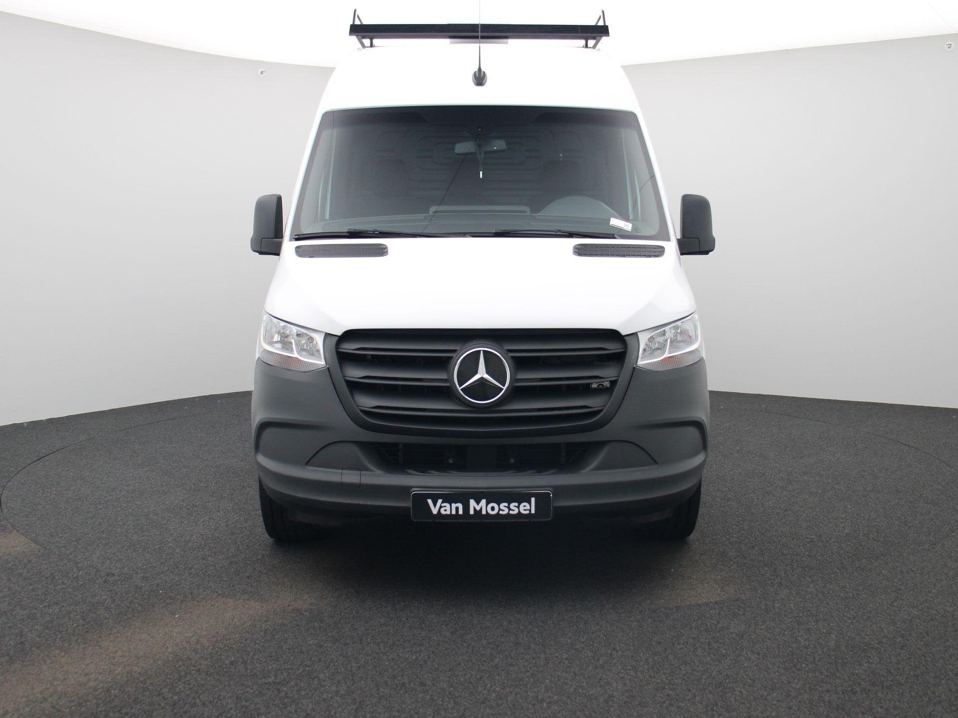 Mercedes-Benz Sprinter eSprinter L2 FWD 35kWh, Auto's, 4 deurs, Stof, 35 kWh, https://public.car-pass.be/vhr/de0dafc9-f579-47b1-9b69-137489180084