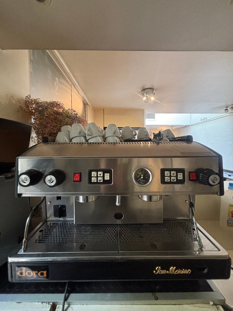 Machine à expresso professionnel à 2 groupes + moulin à café, Electroménager, Cafetières, Machine à espresso, Enlèvement ou Envoi