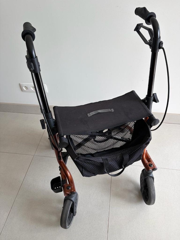 Rollator Taima, met zitting en opbergmandje in netvorm, Diversen, Ophalen, Opvouwbaar, Gebruikt