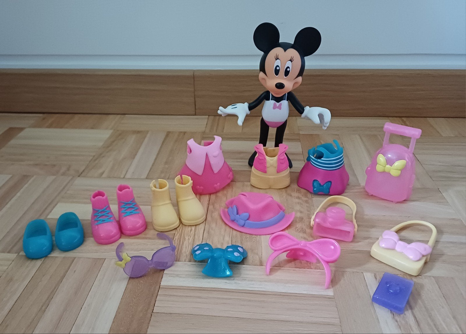 Minnie Mouse Fashion aankleedpop, Kinderen en Baby's, Speelgoed | Poppen, Ophalen of Verzenden, Zo goed als nieuw, Overige typen