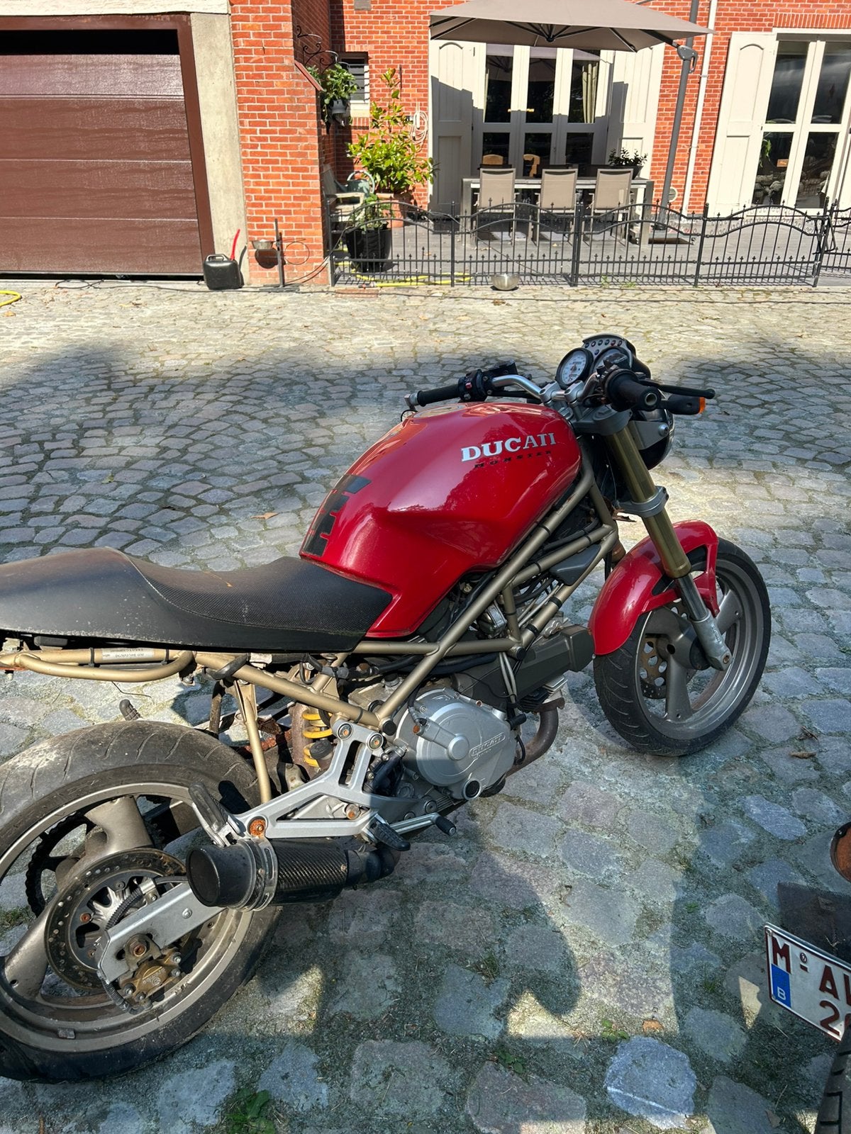 Moto Honda en Ducatie monster, Motoren, Cardan-aandrijving, 2 cilinders, Motorrijbewijs A, Gebruikt