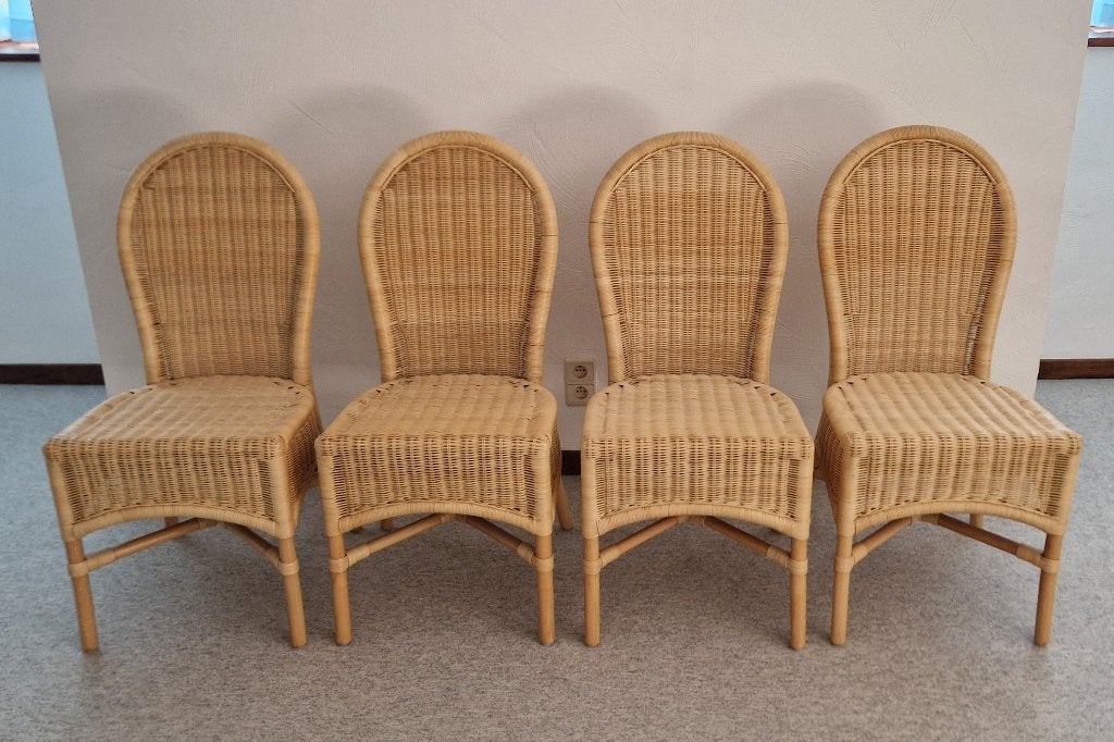 Table et quatre chaises en rotin, Maison & Meubles, 100 à 150 cm, Quatre personnes, Rond, 100 à 150 cm