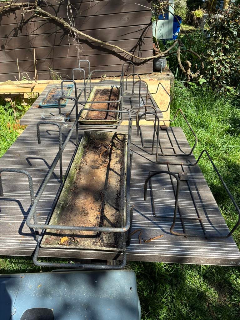 Ensemble de jardiniere en fer forgé, Enlèvement, Comme neuf