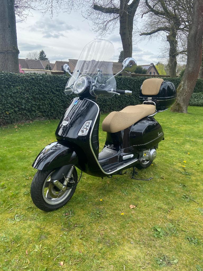 Vespa 300GTS, Scooter, Occasion, Particulier, 12 à 35 kW