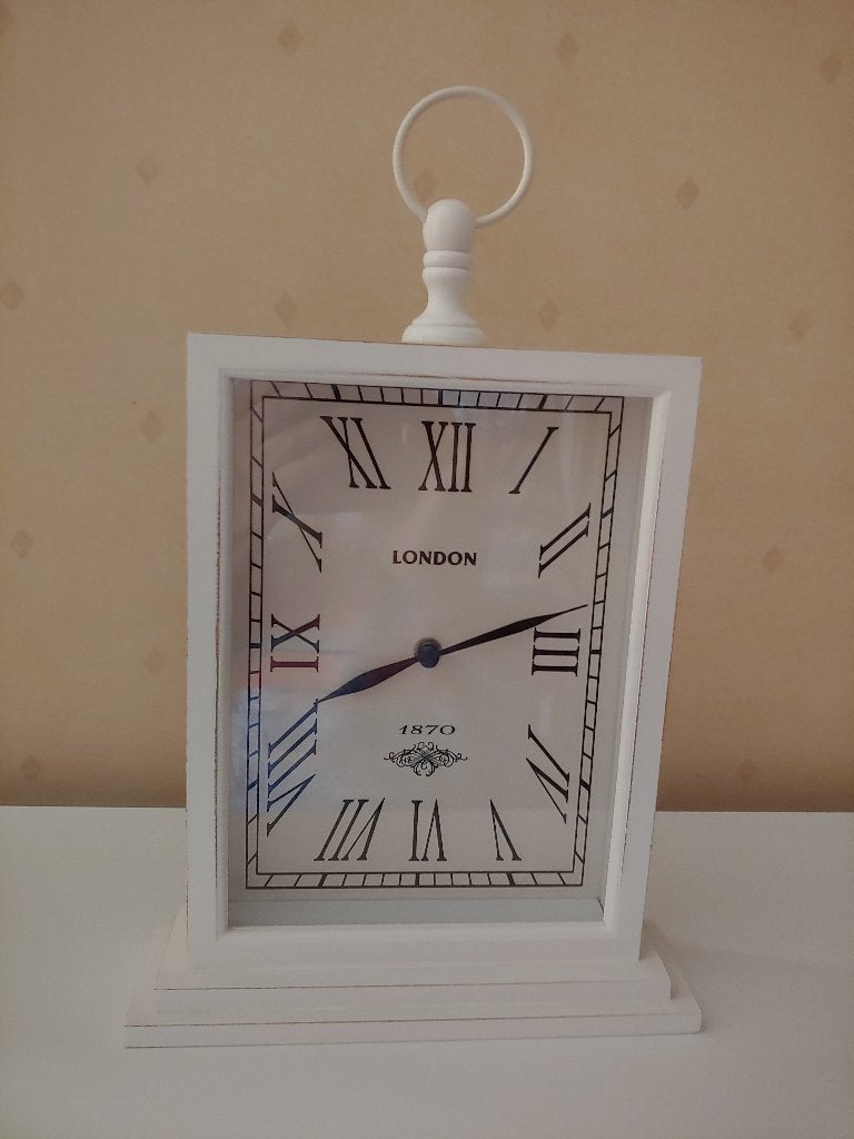 Horloge de table maison de campagne anglaise, hauteur 35 cm, Enlèvement ou Envoi, Moderne, Fonctionne sur piles, Horloge de table