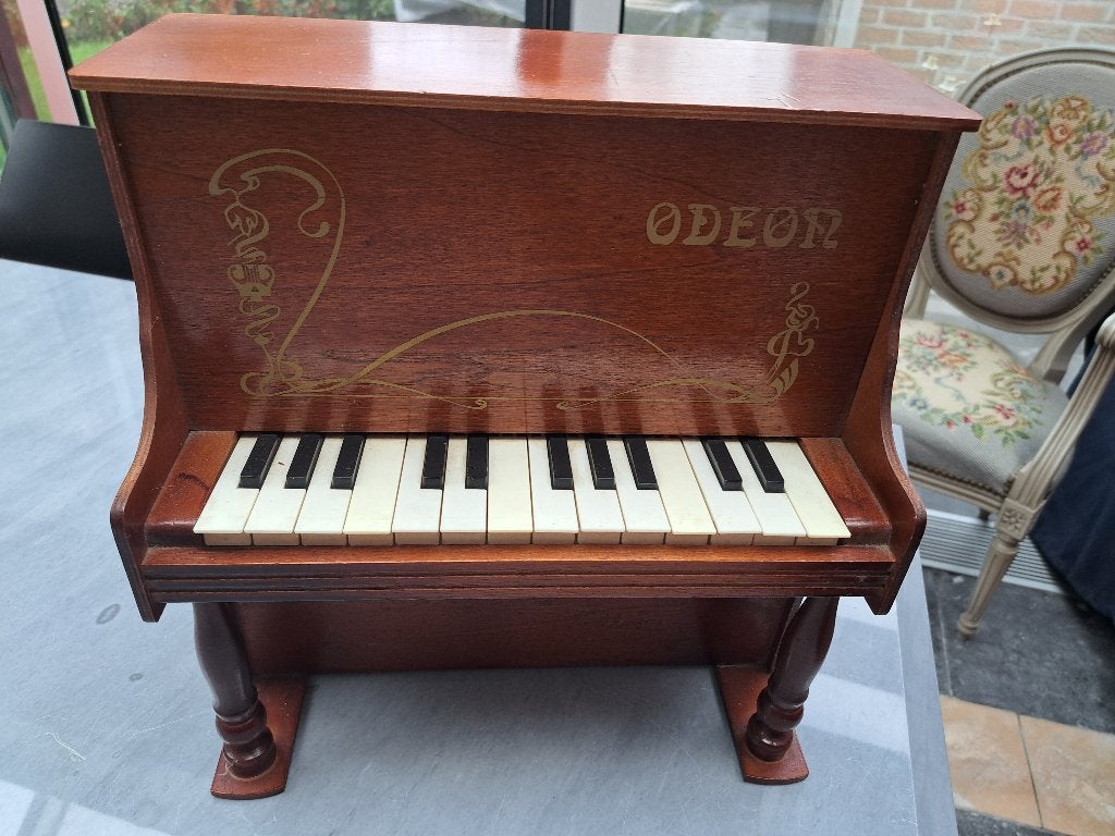 vintage houten speelgoedpiano, Ophalen