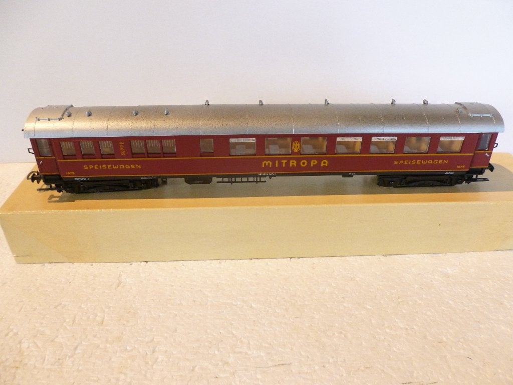 TRAINS HO, Ophalen of Verzenden, Gelijkstroom, Wagon, Liliput