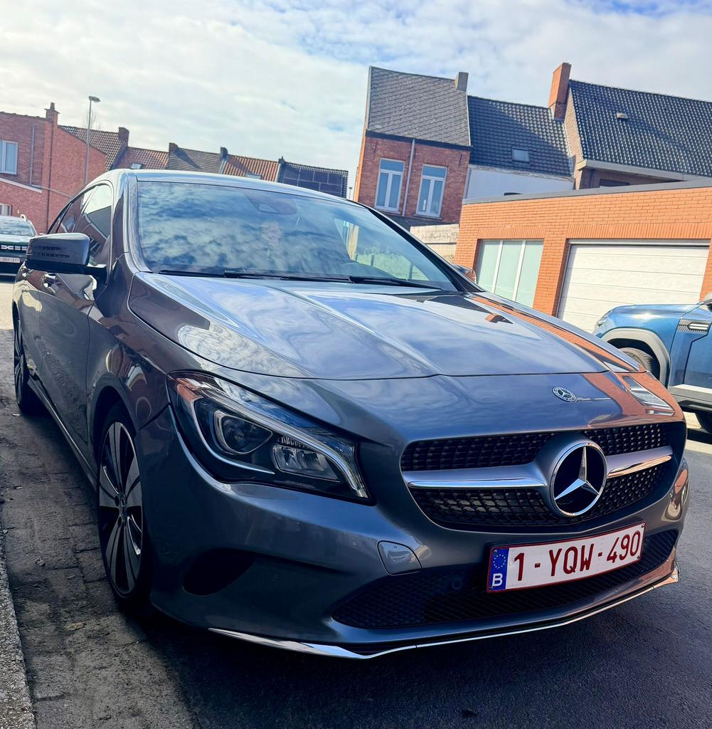 Goeie mercedes cla met beetje schade bumper, Auto's, Voorwielaandrijving, CLA, Leder en Stof, 5 deurs