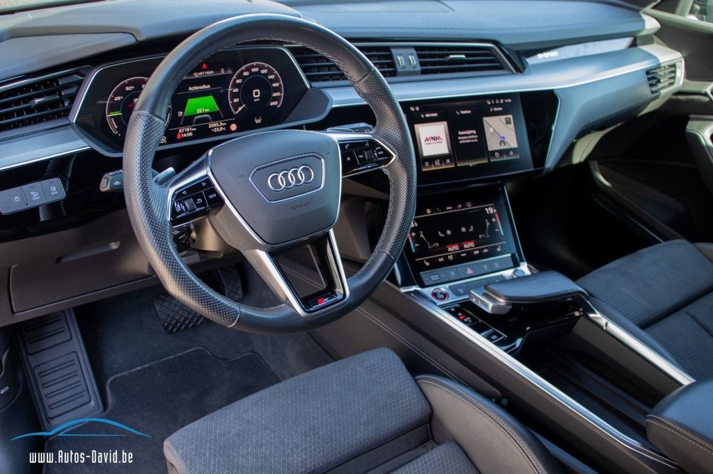 Audi e-tron S Quattro 503PK / 1 EIGENAAR / 3 ELEKTROMOTOREN, Auto's, Automaat, Lederen bekleding, 5 zetels, SUV of Terreinwagen