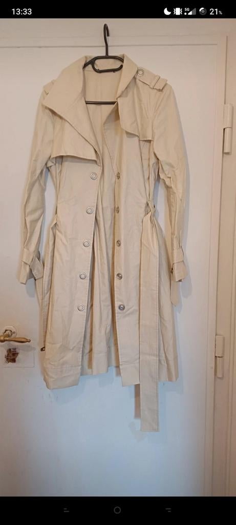 Trench Sarah Pacini, Ophalen