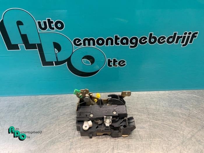 Deurslot Mechaniek 2Deurs rechts van een Opel Movano (Movano, Auto-onderdelen, Carrosserie, Gebruikt, -, -, Opel