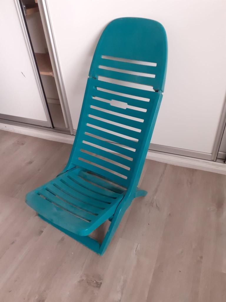 2 plastieken strand- kampeerstoelen, Ophalen, Gebruikt, Campingstoel