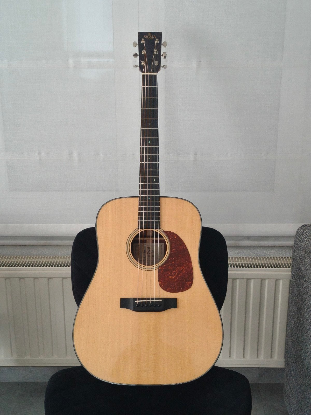 Sigma DM-18+ akoestische gitaar - zeer goede staat, Ophalen, Zo goed als nieuw, Western- of Steelstringgitaar