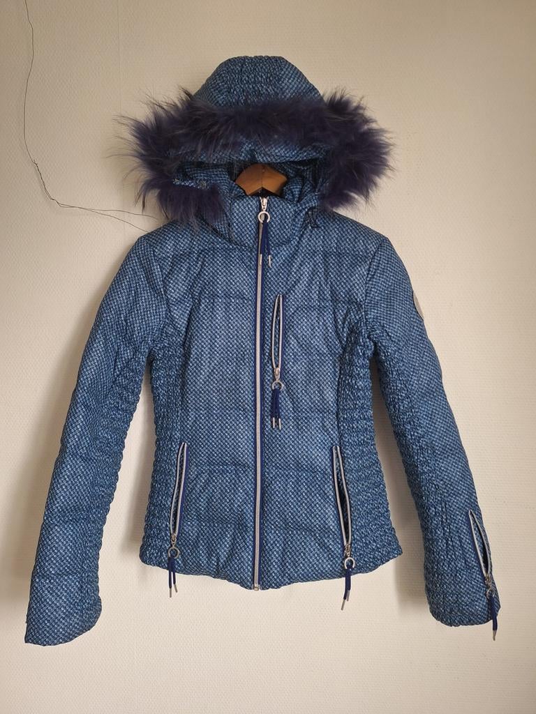 Blauwe jas ( ski jas ), Maat 38/40 (M), Luhta, Ophalen of Verzenden, Zo goed als nieuw