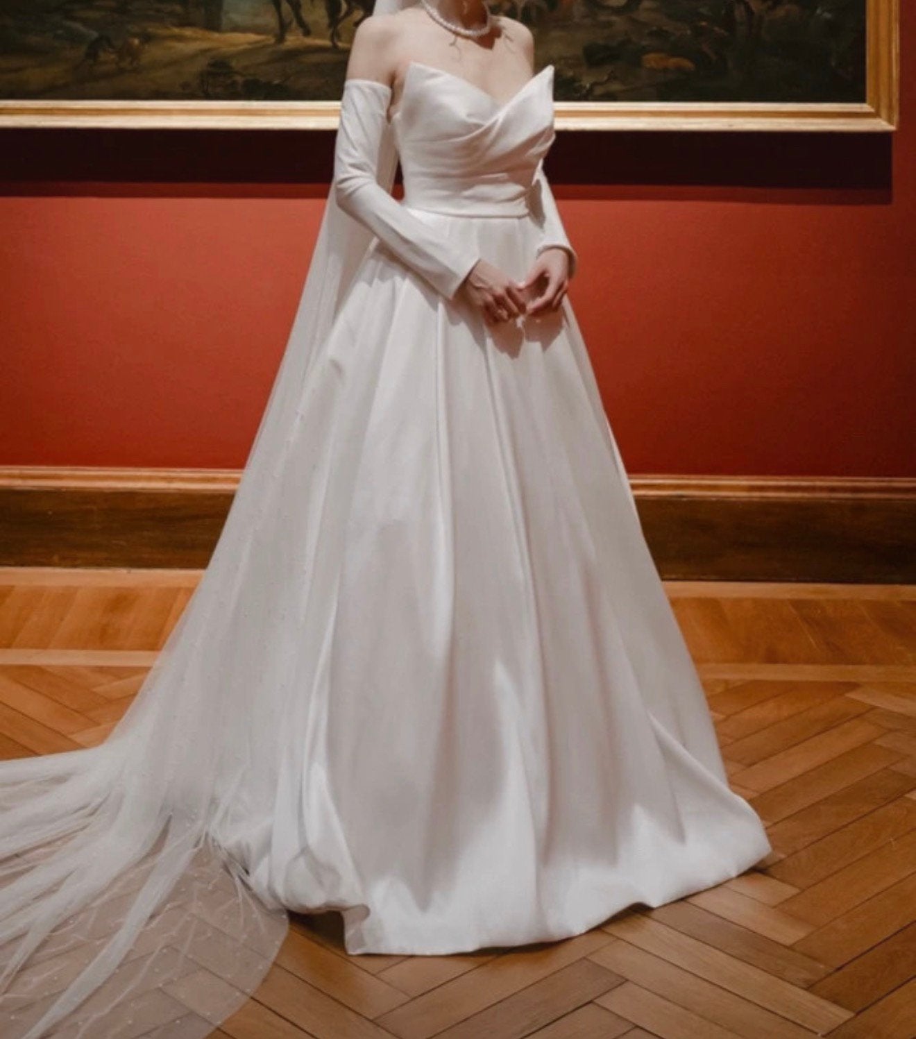 Classic Bridal Dress in Ivory sleeveless or with sleeves, Ophalen, Zo goed als nieuw
