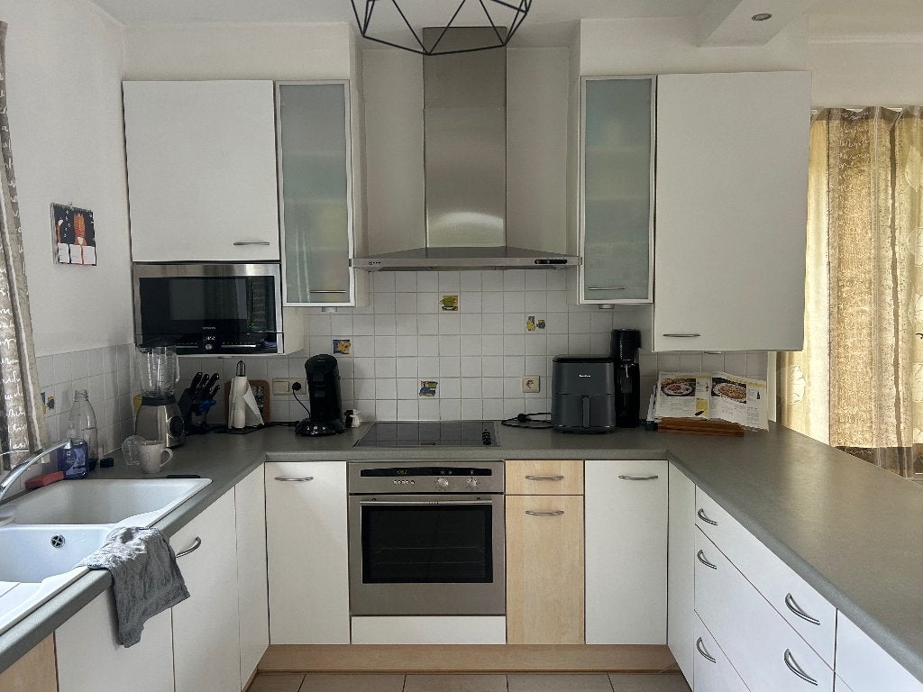 Volledig uitgeruste keuken in goede staat, Huis en Inrichting, Keuken | Complete keukens, Ophalen, Gebruikt, U-keuken, Overige materialen