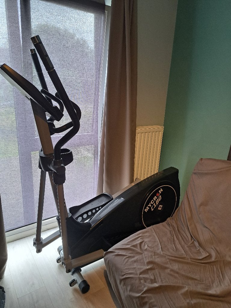 Crosstrainer magnetisch 18kg vliegwiel BH FITNESS, Sport en Fitness, Ophalen, Armen, Aluminium, Zo goed als nieuw