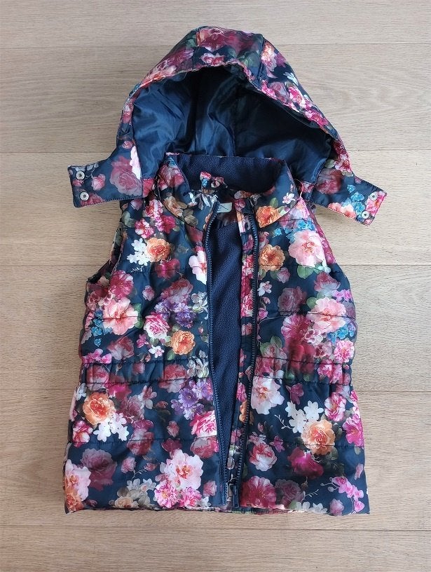 H&M Body warmer / doudoune sans manches fille - t. 122, Enlèvement, Utilisé, Fille