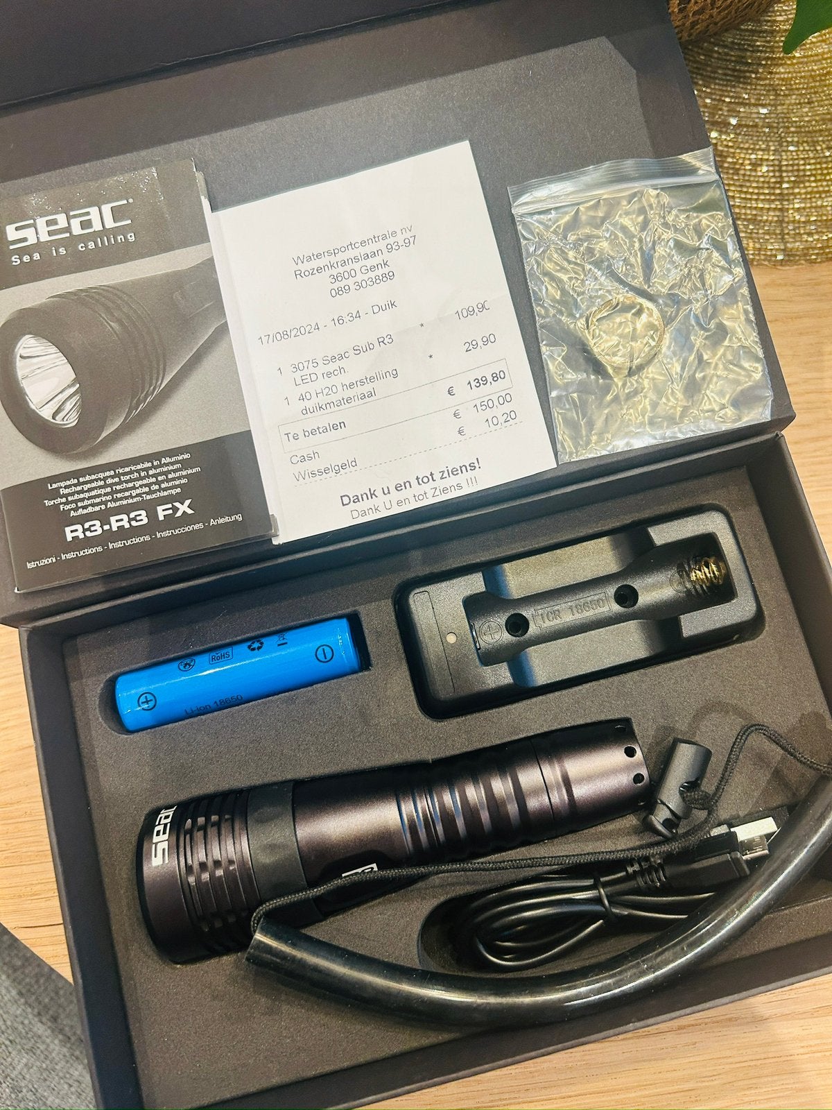 SEAC R3 Duiklamp – nieuwstaat met garantie, Sports nautiques & Bateaux, Enlèvement ou Envoi, Comme neuf, Lampe de plongée