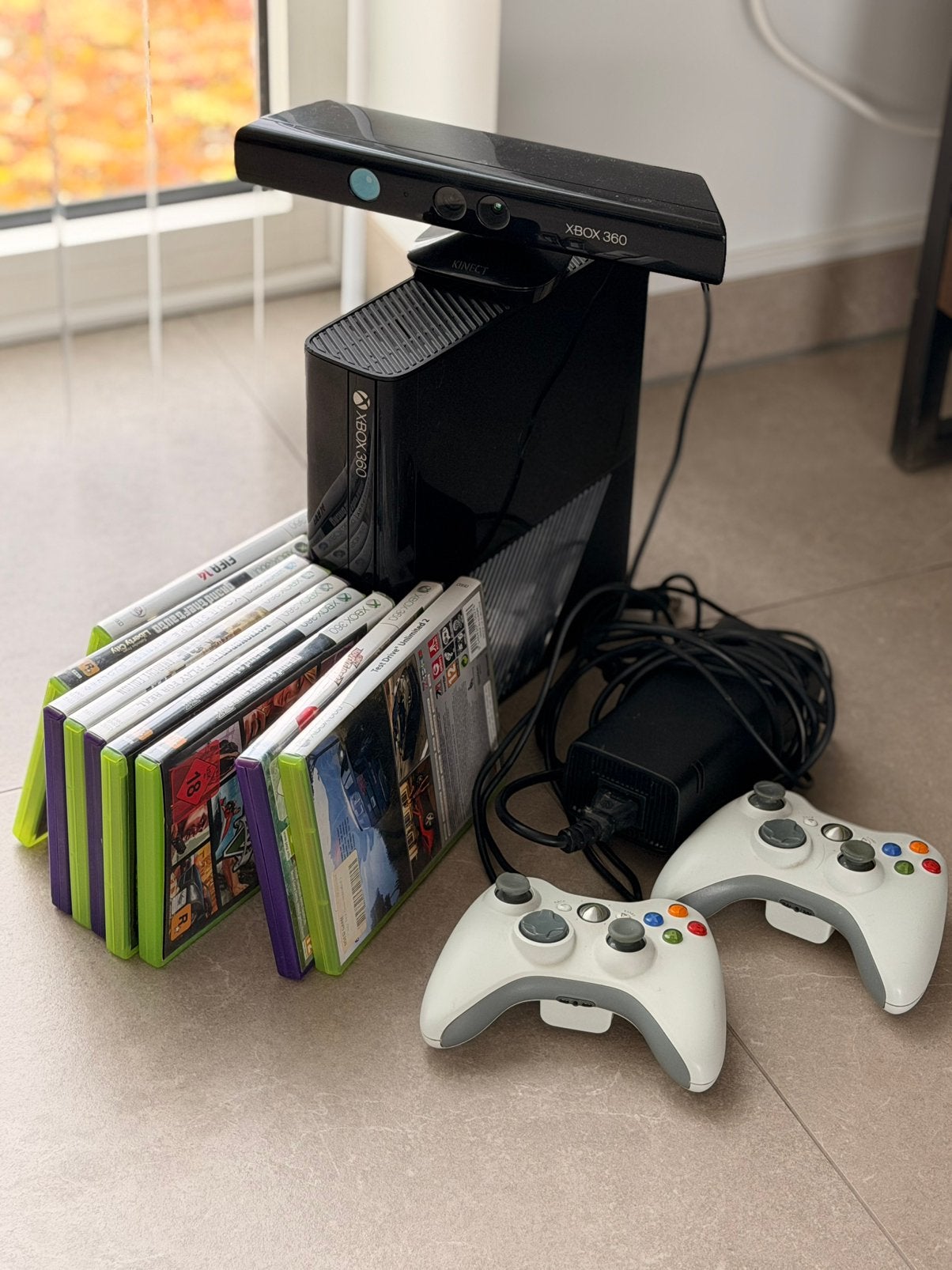 Xbox 360 te koop, Games en Spelcomputers, Spelcomputers | Xbox 360, Ophalen of Verzenden, Gebruikt, Met 2 controllers
