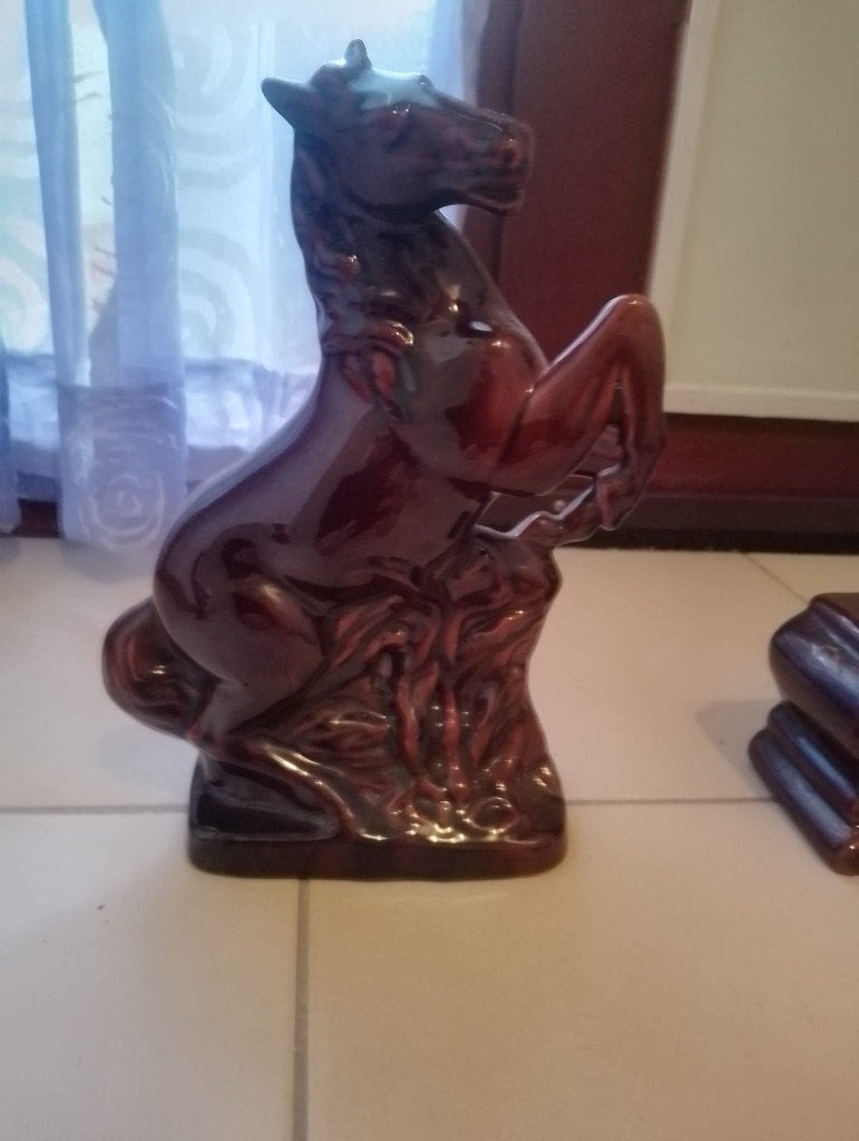 set de cheminée - porcelaine brune - chevaux + horloge, Enlèvement