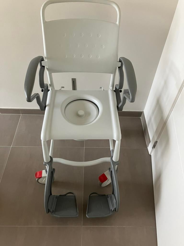 Wc-en douchestoel, Ophalen, Zo goed als nieuw