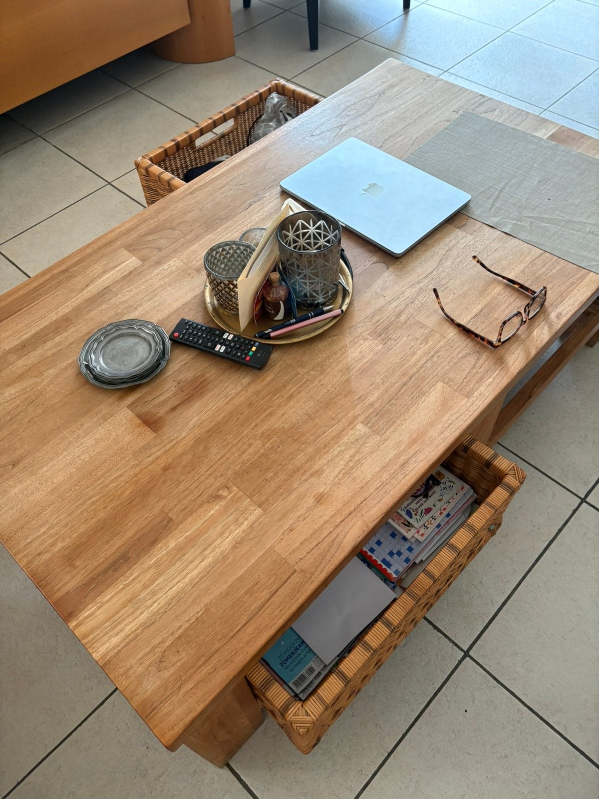table basse à 2 tiroirs, Maison & Meubles, Tables | Tables de salon, Enlèvement, Comme neuf