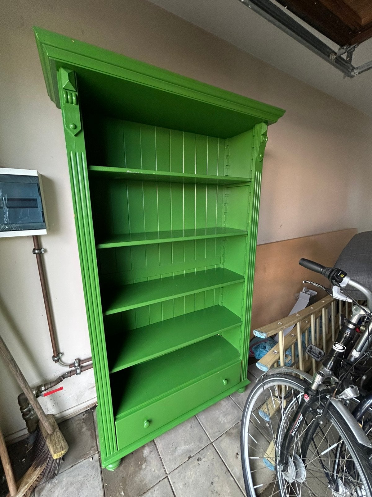 Houten geschilderde kast, Ophalen, Gebruikt