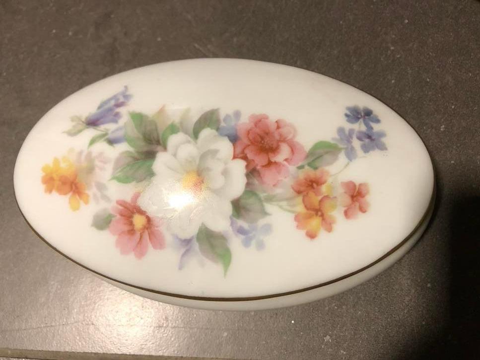 Porseleinen potje met bloemmotief, Antiek en Kunst, Ophalen of Verzenden