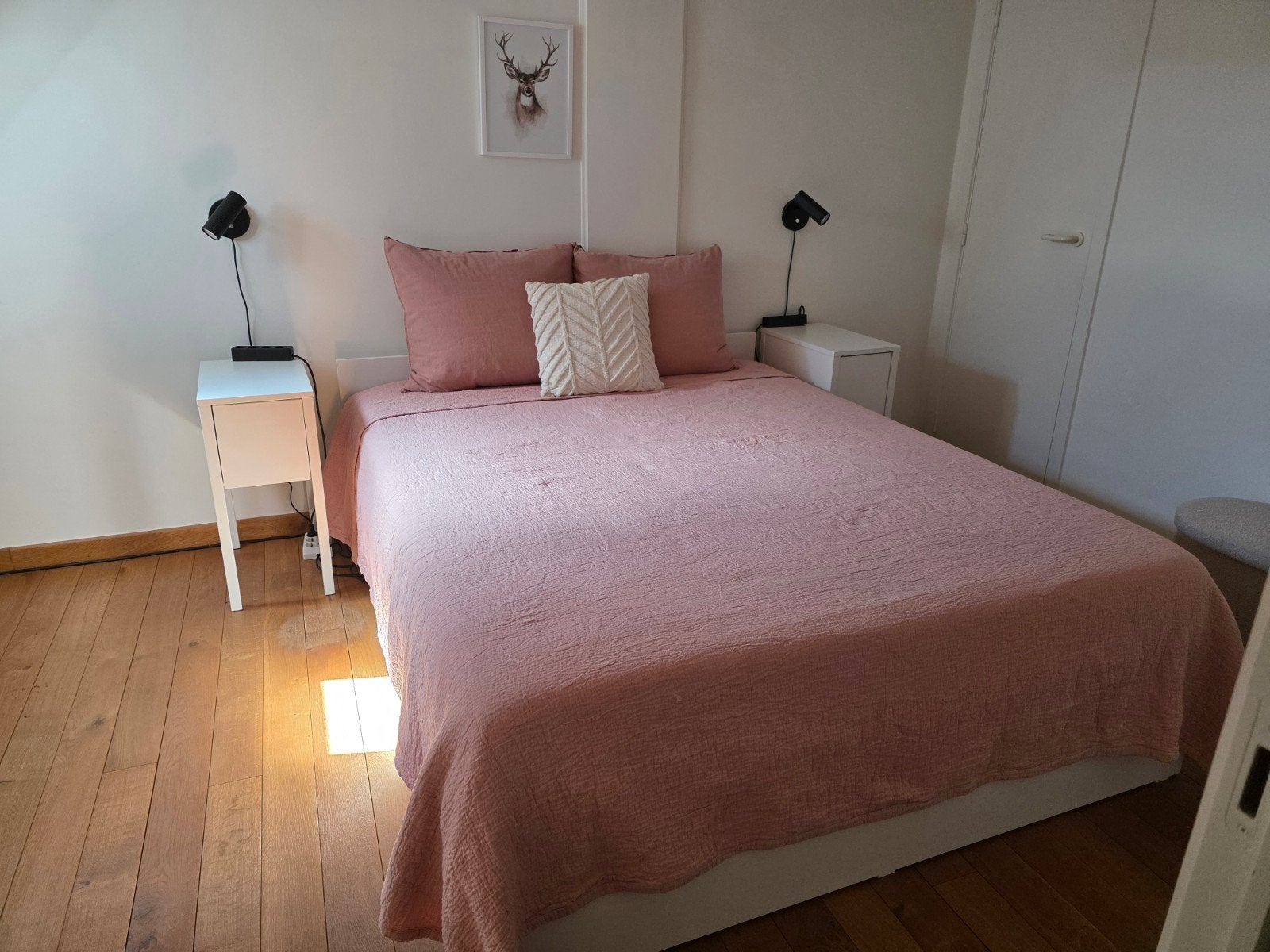 Tweepersoonsbed + Logeerbed + Nachtkastjes, Ophalen, Wit, Tweepersoons, 200 cm