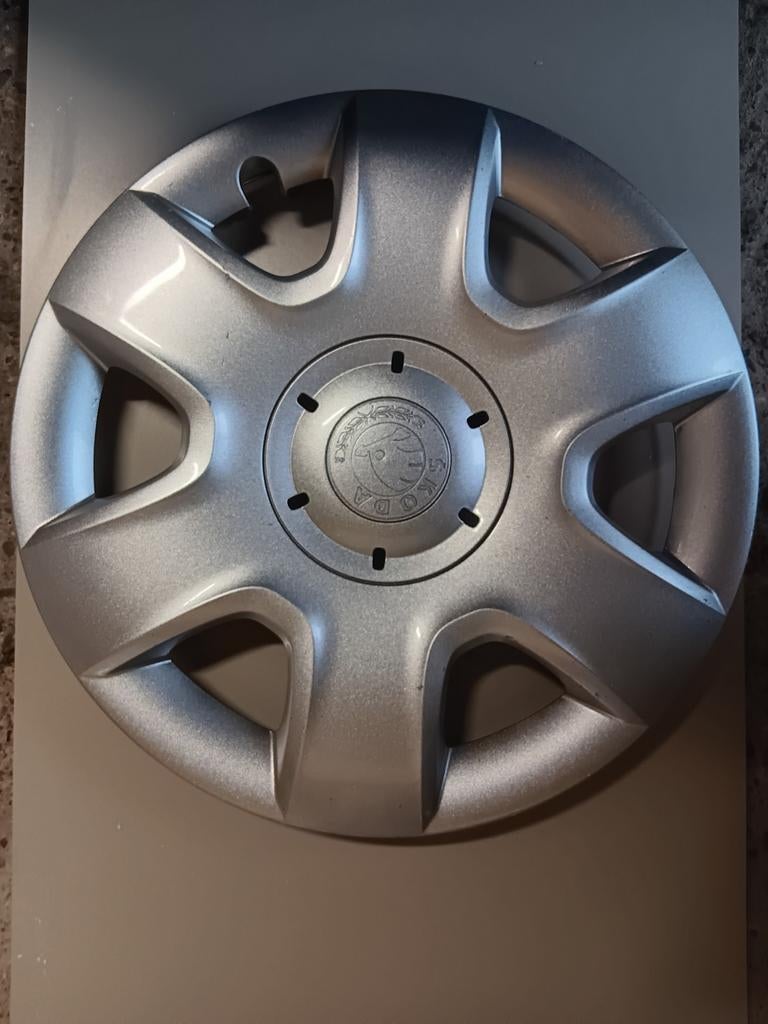 1 enjoliveur skoda en 15 pouces., Ophalen