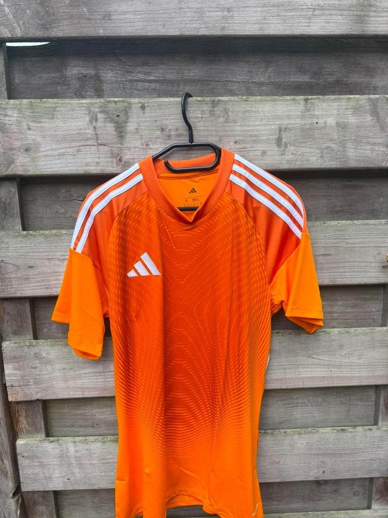 Chemise d'entraînement Adidas Orange, Sports & Fitness, Football, Taille M, Enlèvement ou Envoi, Neuf, Maillot