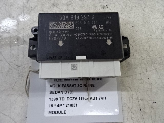 UNITE ELECTRONIQUE Volkswagen Passat (3G2) (5QA919294G), Utilisé, Volkswagen