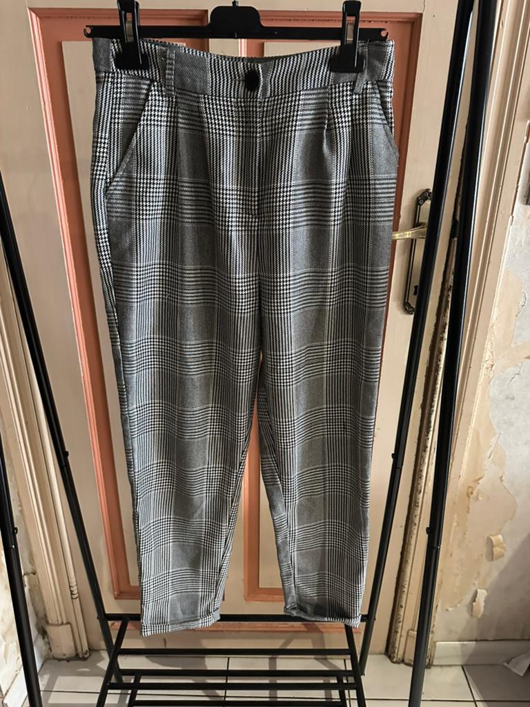 Geruiten Broek, Kleding | Dames, Broeken en Pantalons, Ophalen, Zo goed als nieuw, Maat 36 (S), Grijs
