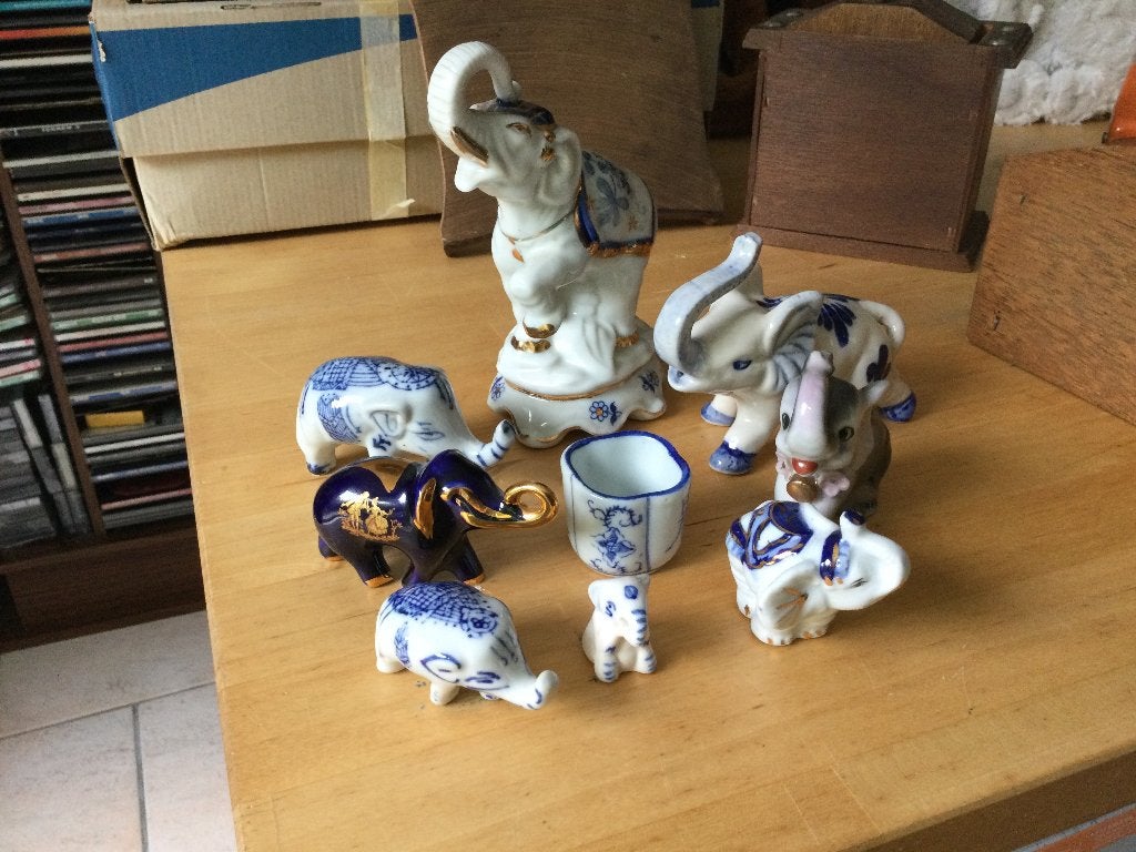 LOT DE 7 ELEPHANTS-GARNITURES DONT UN "DELF", Antiquités & Art, Enlèvement ou Envoi