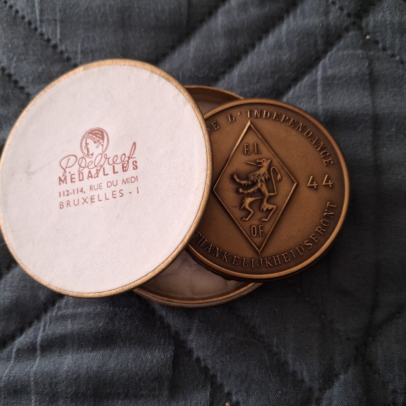 Authentique médaille commémorative Front de l'indépendance., Enlèvement ou Envoi