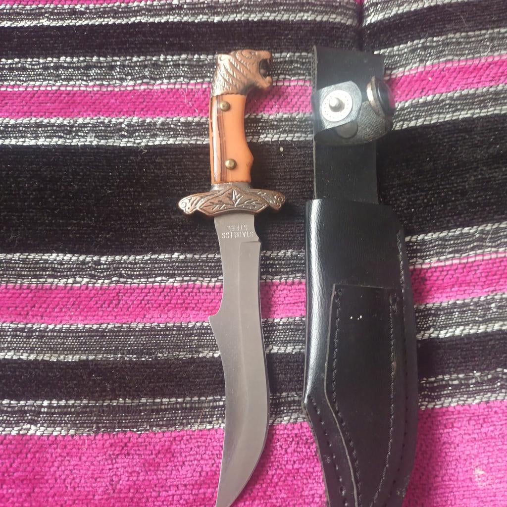 1 Canife tête Tigre avec étui voir mesure  20€ pas d envoi, Enlèvement