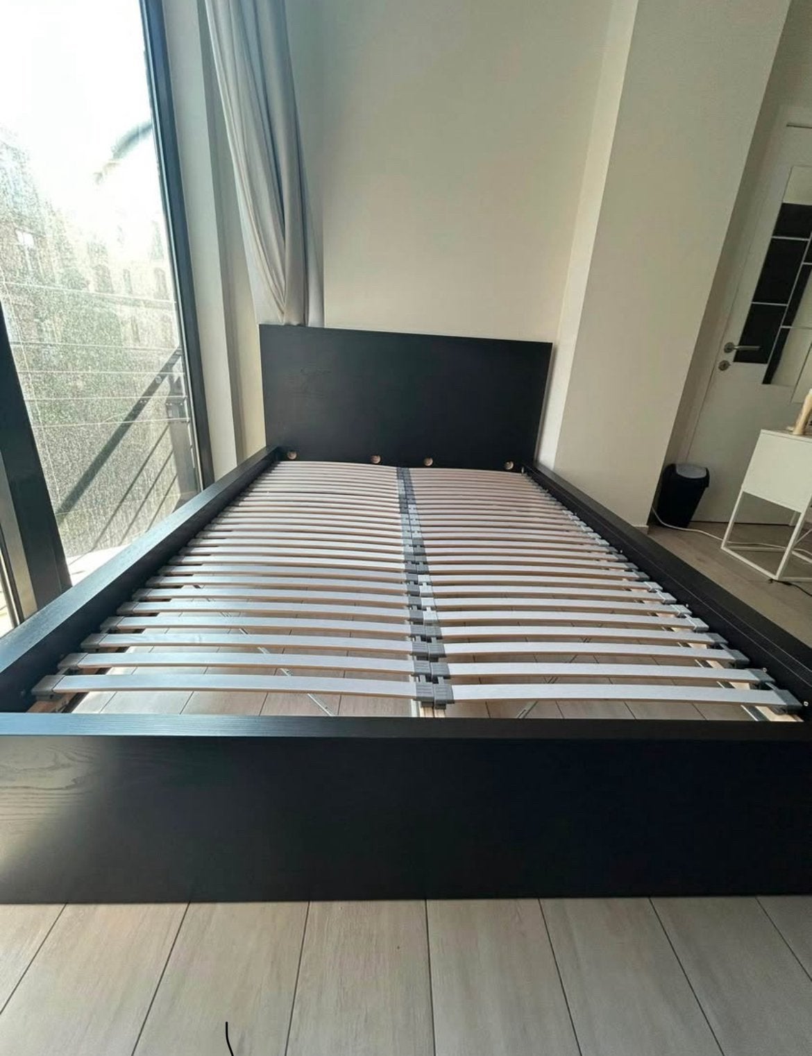 Lit 160x200 + sommier + matelas | Prix de base : 608€, Enlèvement, Comme neuf, Noir