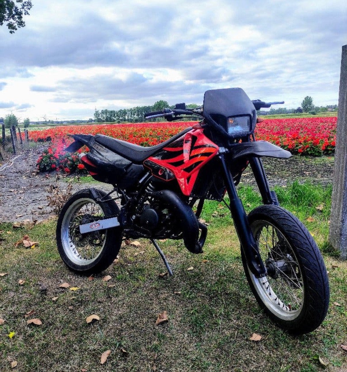 Aprilia mx 50 supermotard 2003 + onderdelen, 6 versnellingen, Gebruikt, 50 cc, Ophalen