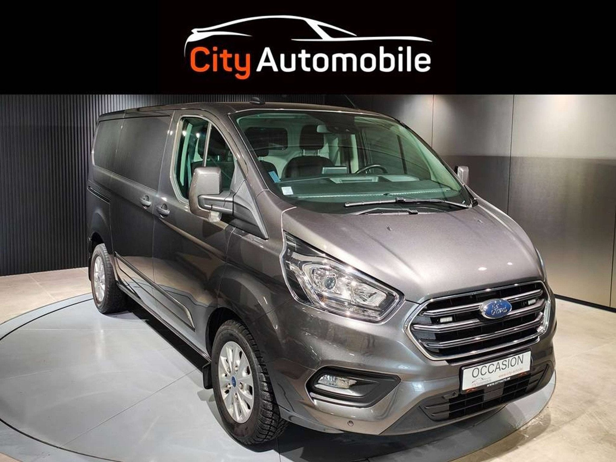 Ford Transit Custom Transit Custom 2.0 TDCi L1H1 BOITE AUTO, Auto's, Bestelwagens en Lichte vracht, Stof, Gebruikt, Zwart, 4 cilinders